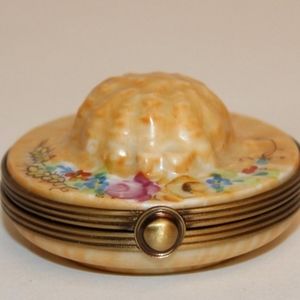 Hand-painted Rochard Limoges Porcelain Trinket Hat Box